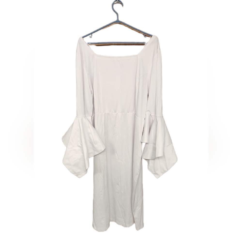 White Party Dress Size 3X Knee Length With Flare/Bell Sleeves